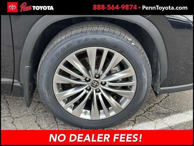 used 2023 Toyota Highlander car, priced at $40,847