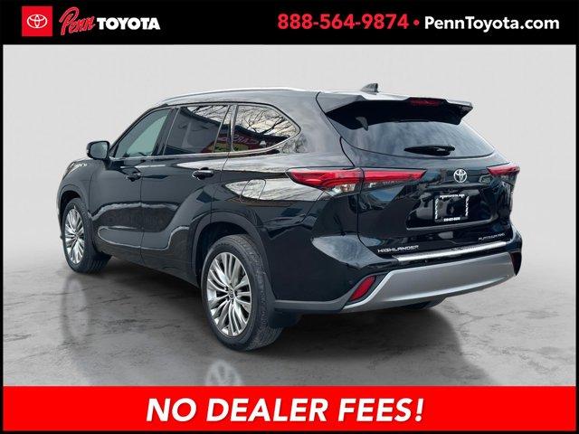 used 2023 Toyota Highlander car, priced at $40,847