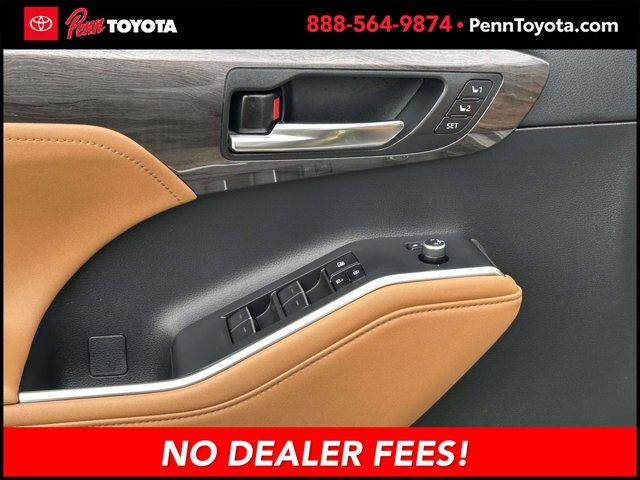 used 2023 Toyota Highlander car, priced at $40,847