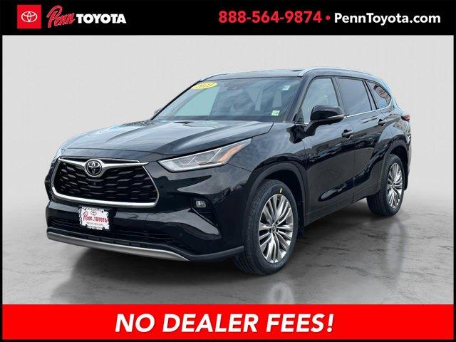 used 2023 Toyota Highlander car, priced at $40,847