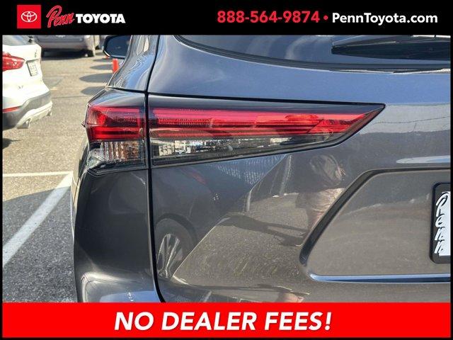 used 2023 Toyota Highlander car, priced at $39,407