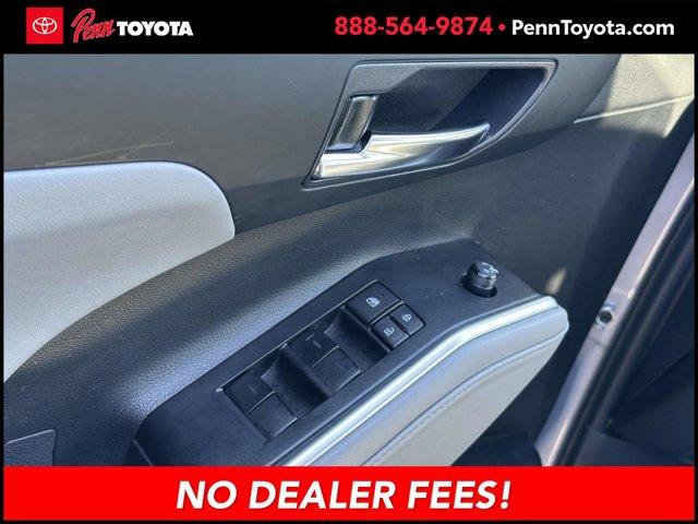 used 2022 Toyota Highlander car, priced at $30,428