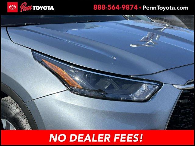 used 2022 Toyota Highlander car, priced at $30,428