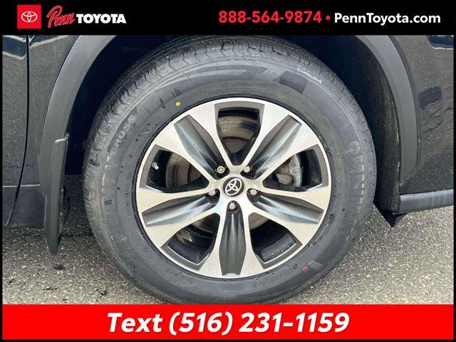 used 2023 Toyota Highlander car, priced at $34,957