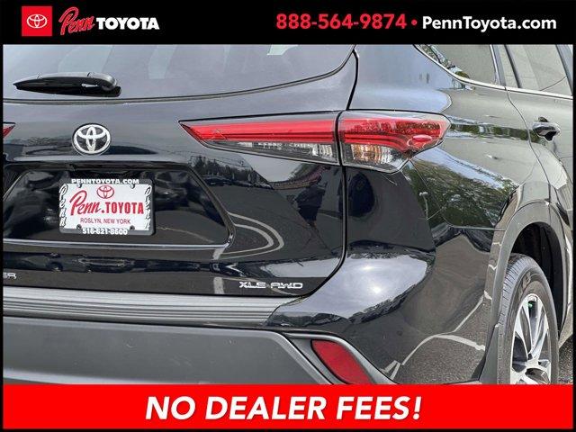 used 2023 Toyota Highlander car, priced at $30,971