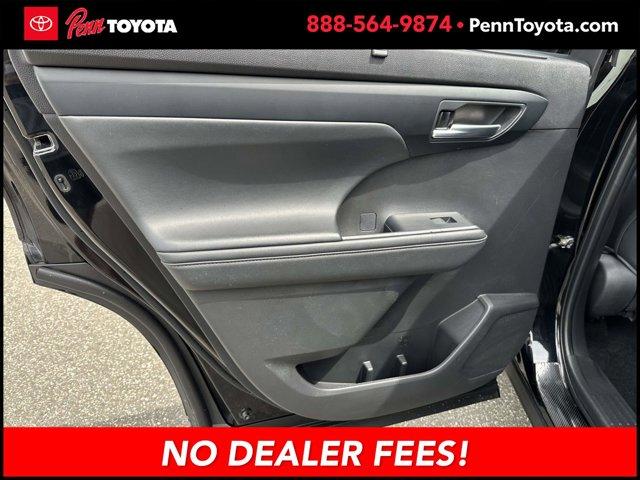 used 2023 Toyota Highlander car, priced at $30,971