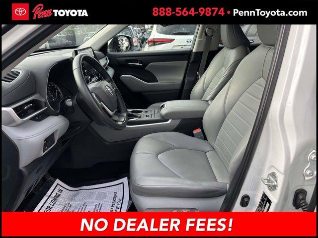 used 2022 Toyota Highlander car, priced at $32,547