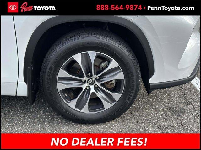 used 2022 Toyota Highlander car, priced at $32,547