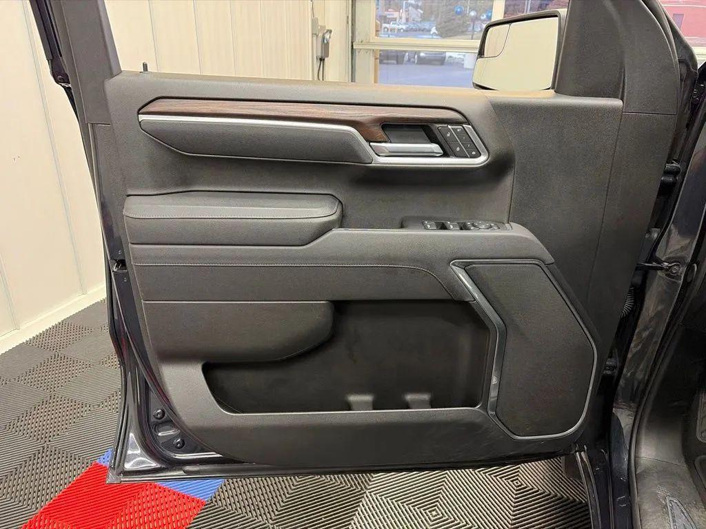 used 2025 GMC Sierra 1500 car, priced at $41,500