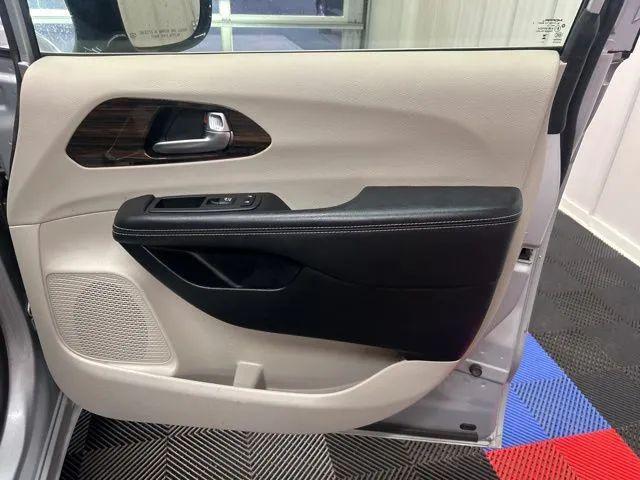 used 2024 Chrysler Pacifica car, priced at $33,998