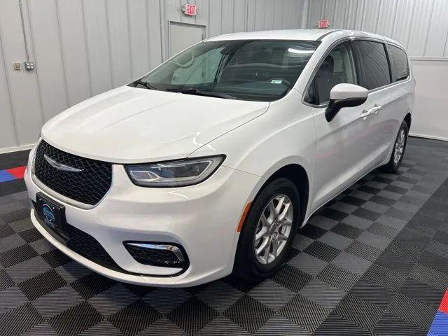 used 2023 Chrysler Pacifica car, priced at $24,998