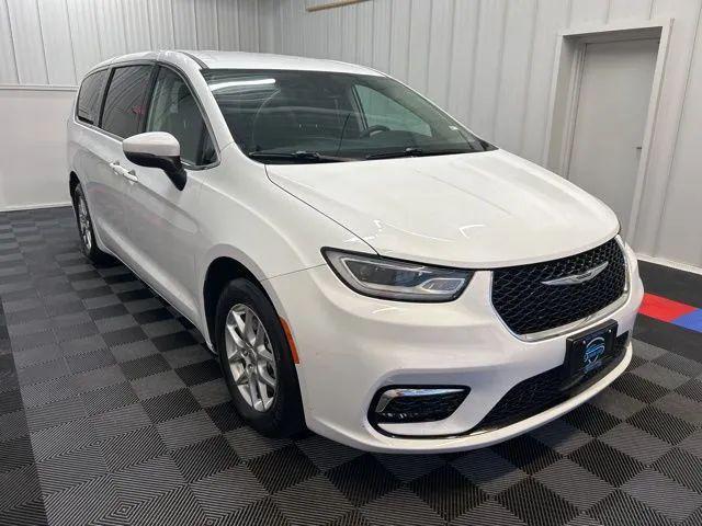 used 2023 Chrysler Pacifica car, priced at $24,998