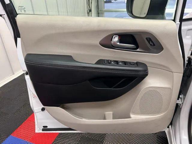used 2023 Chrysler Pacifica car, priced at $24,998
