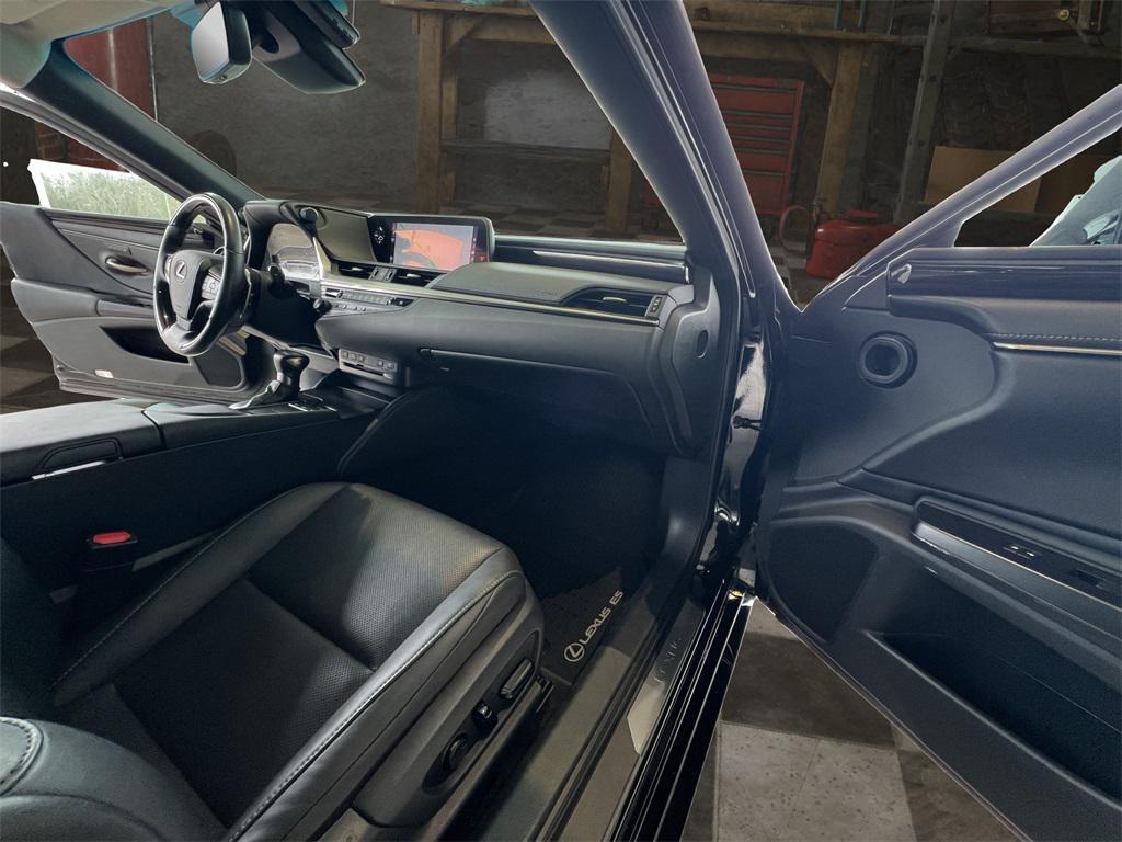 used 2019 Lexus ES 350 car, priced at $28,915