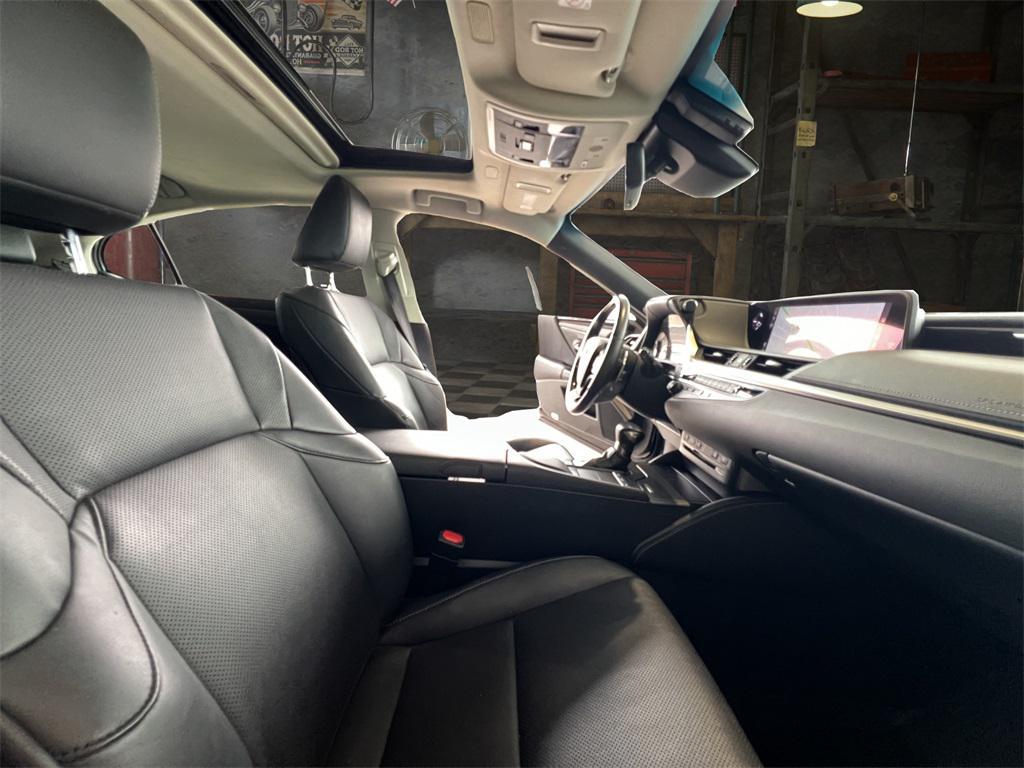 used 2019 Lexus ES 350 car, priced at $28,915