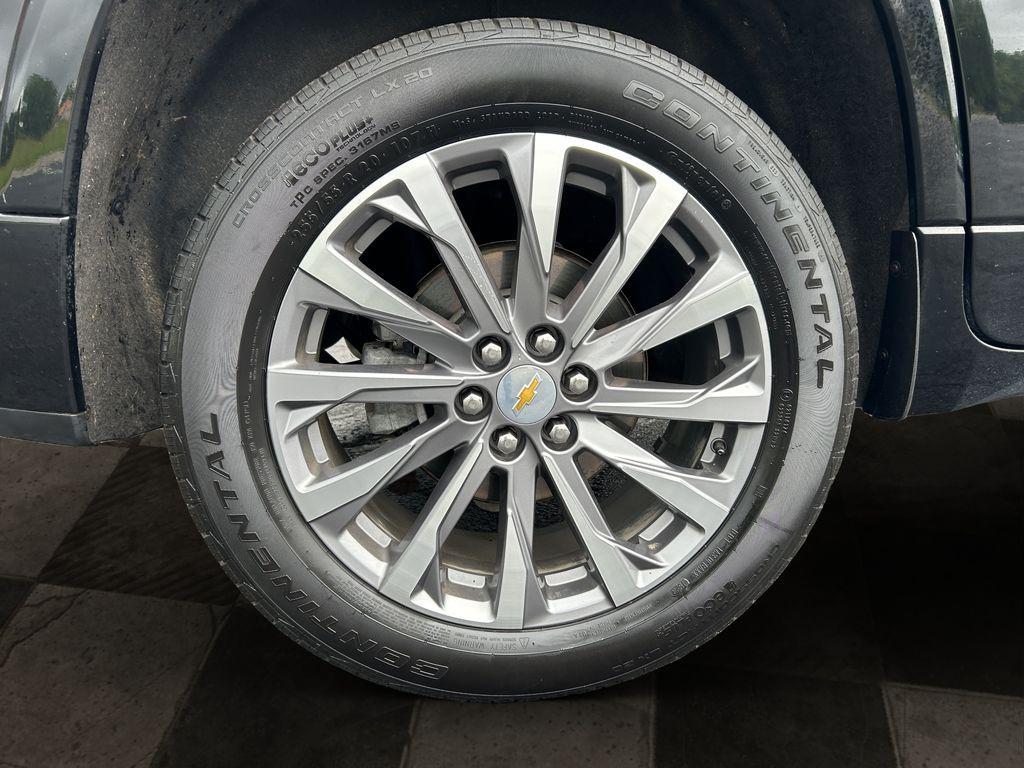 used 2023 Chevrolet Traverse car, priced at $37,186
