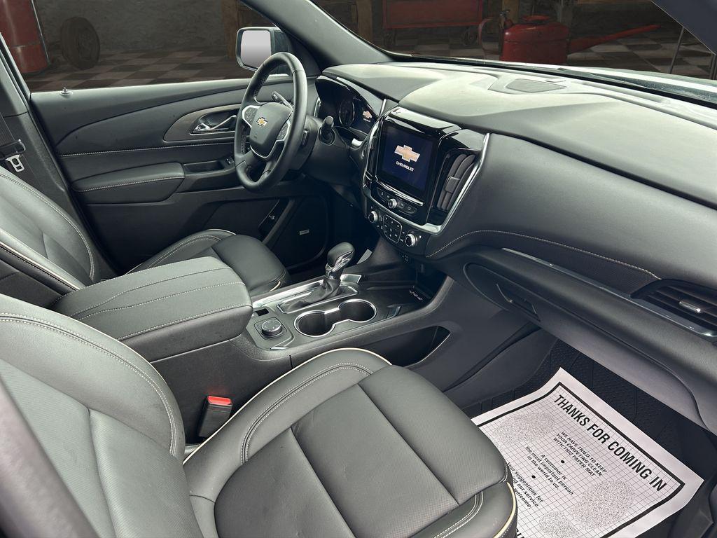 used 2023 Chevrolet Traverse car, priced at $37,186