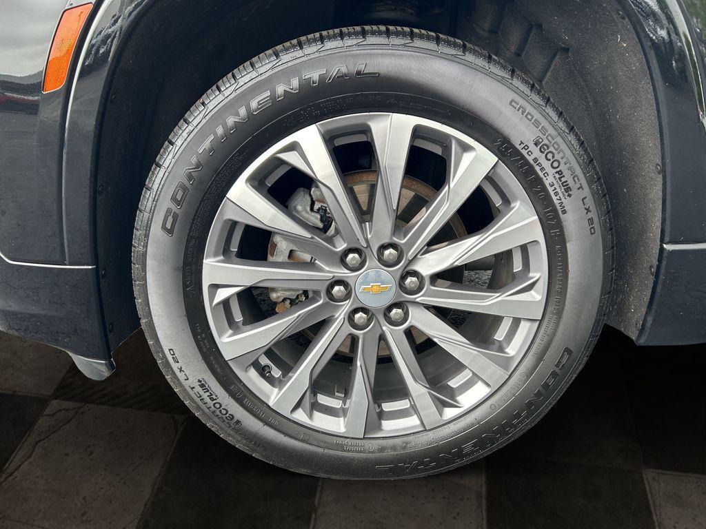 used 2023 Chevrolet Traverse car, priced at $37,186