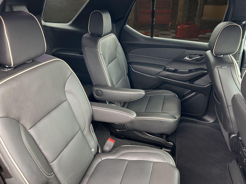 used 2023 Chevrolet Traverse car, priced at $37,186