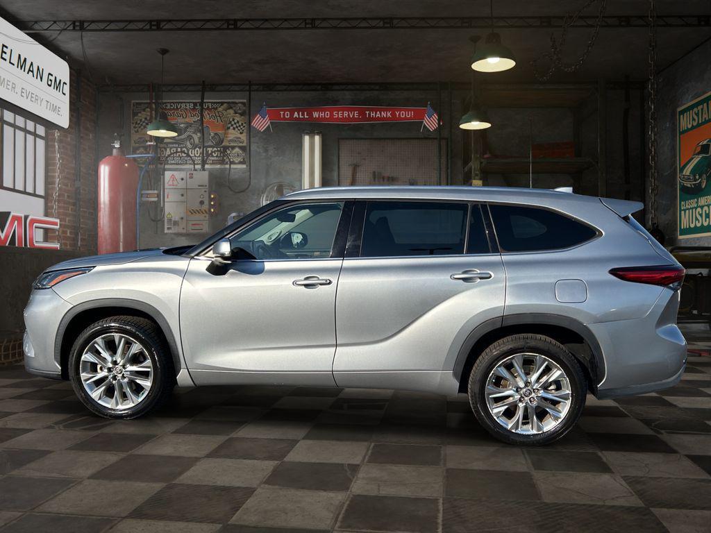 used 2020 Toyota Highlander car, priced at $28,431
