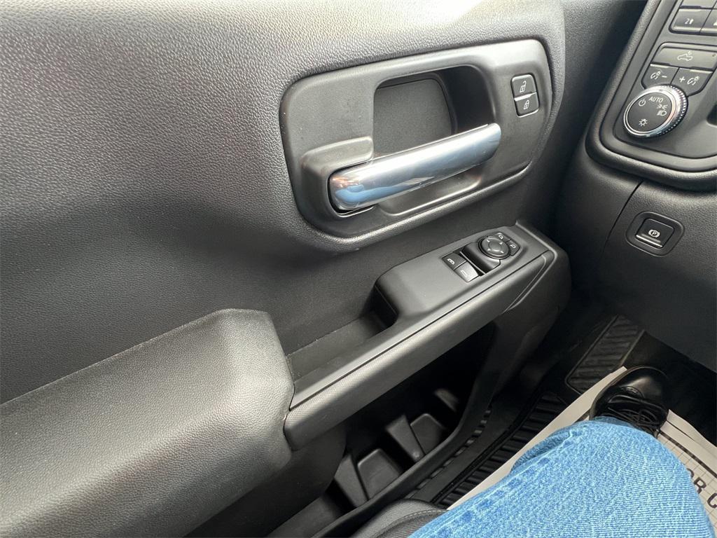 used 2025 GMC Sierra 1500 car, priced at $35,641