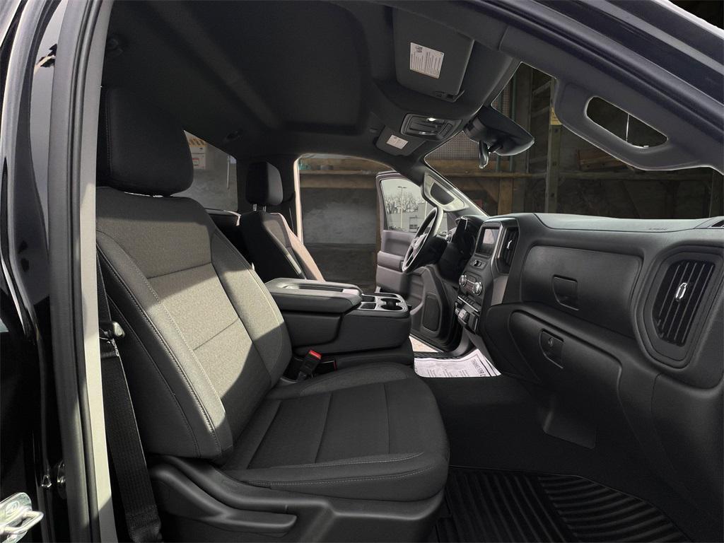 used 2025 GMC Sierra 1500 car, priced at $35,641