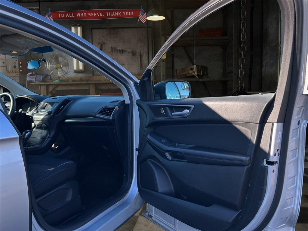 used 2016 Ford Edge car, priced at $9,452