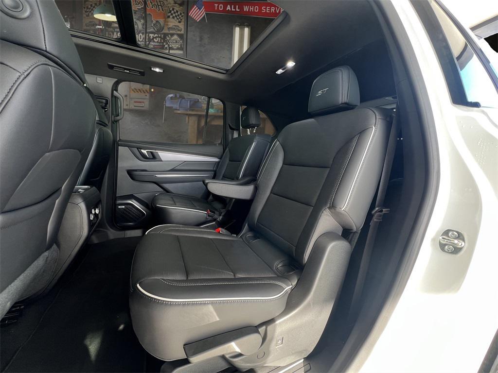 used 2026 Buick Enclave car, priced at $49,003