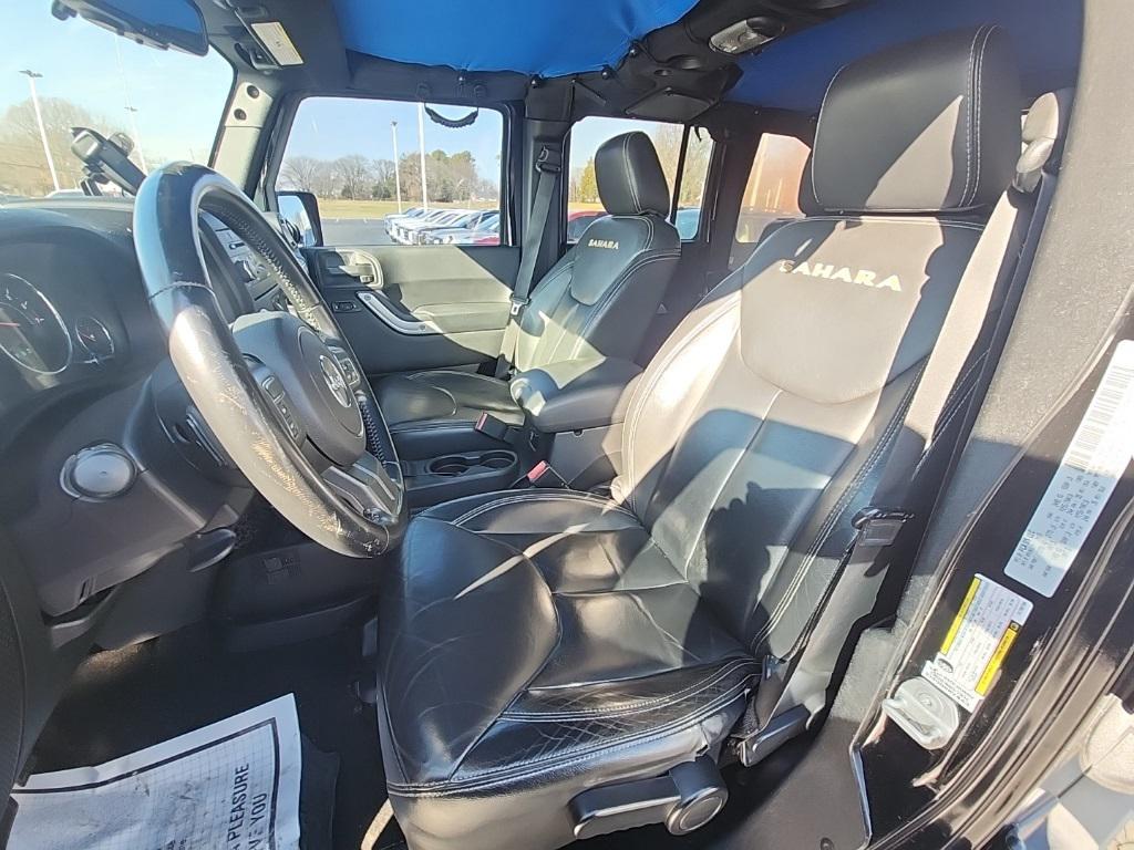 used 2015 Jeep Wrangler Unlimited car, priced at $17,271