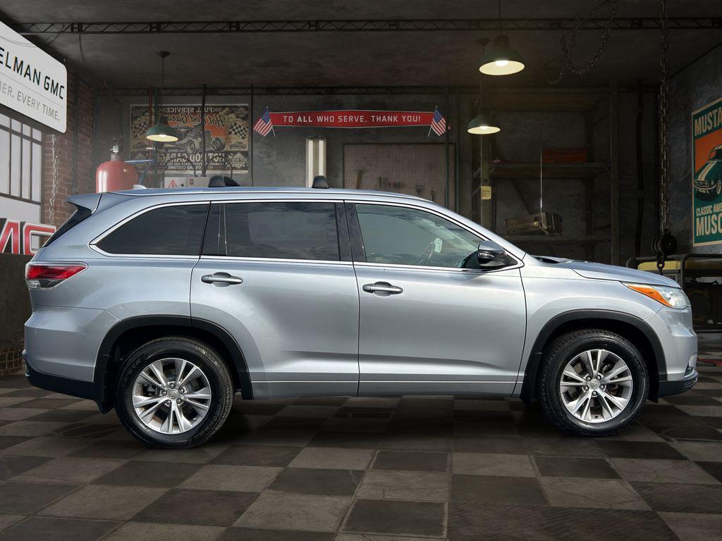 used 2014 Toyota Highlander car, priced at $18,786