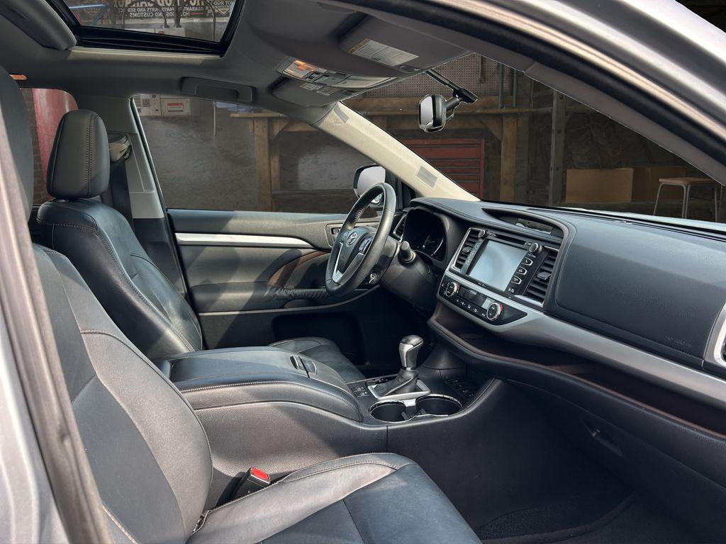 used 2014 Toyota Highlander car, priced at $18,786