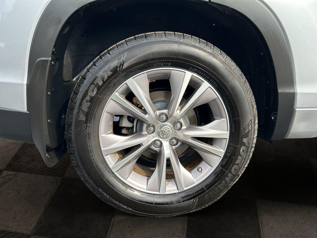 used 2014 Toyota Highlander car, priced at $18,786