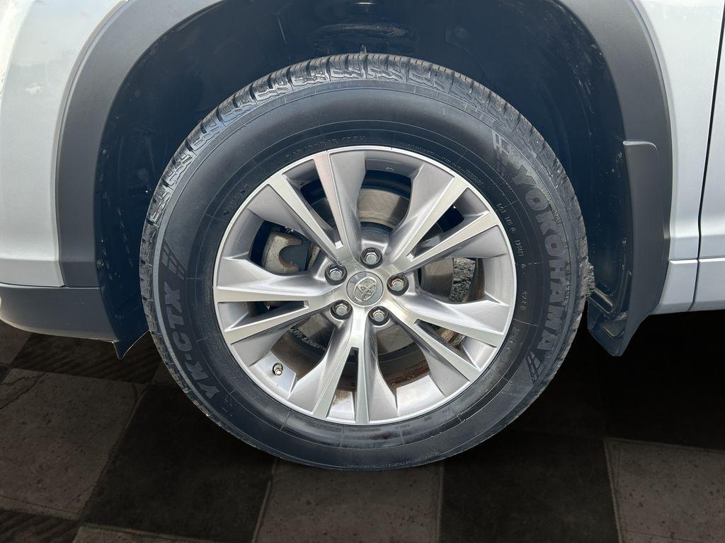 used 2014 Toyota Highlander car, priced at $18,786