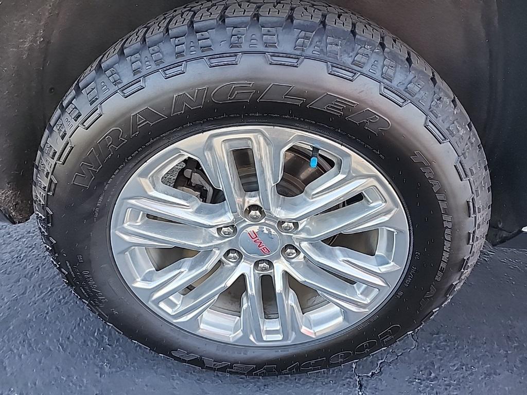 used 2022 GMC Yukon car, priced at $40,404