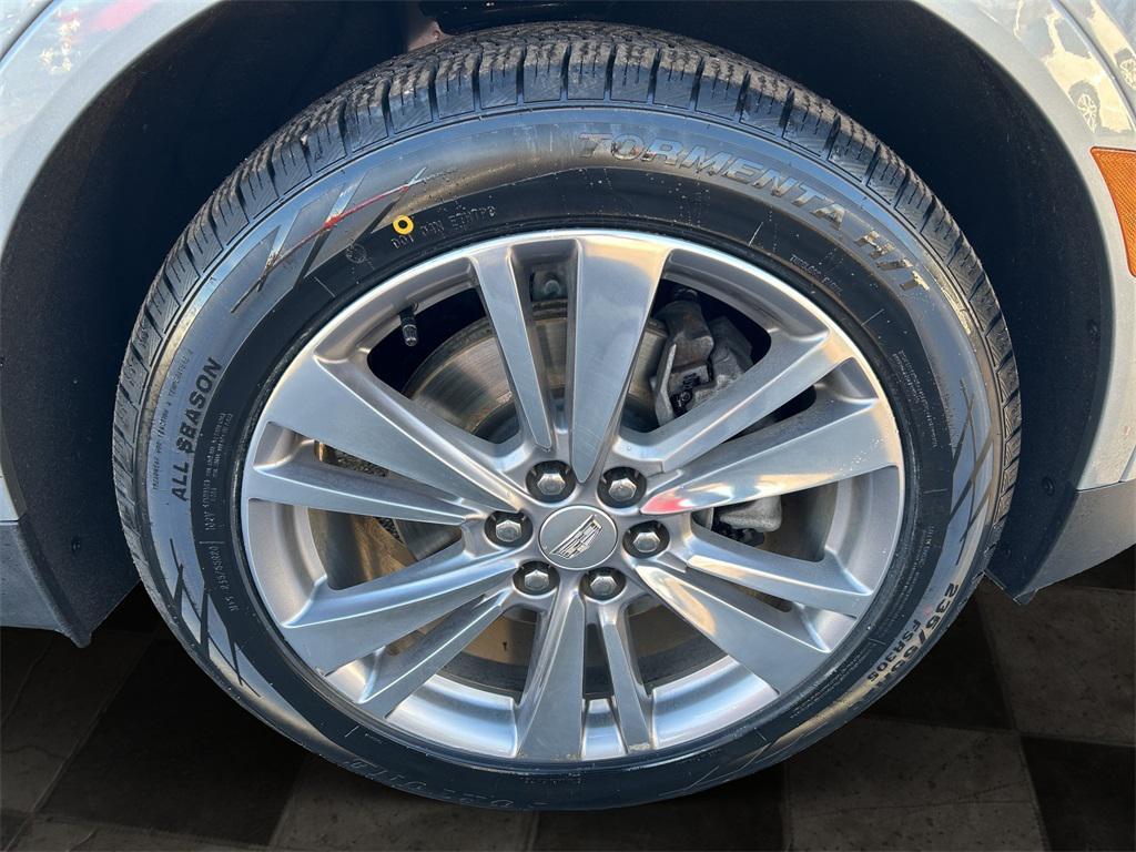 used 2024 Cadillac XT5 car, priced at $32,605