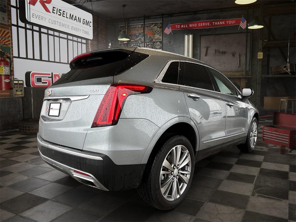 used 2025 Cadillac XT5 car, priced at $38,348