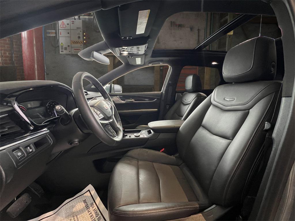 used 2025 Cadillac XT5 car, priced at $38,348