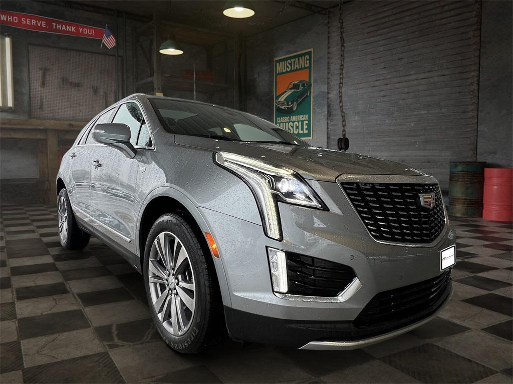 used 2025 Cadillac XT5 car, priced at $38,348