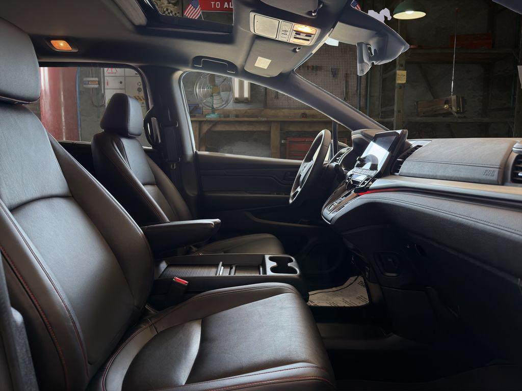 used 2023 Honda Odyssey car, priced at $35,724