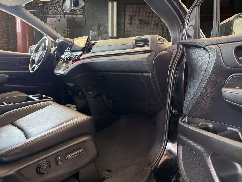 used 2023 Honda Odyssey car, priced at $35,724