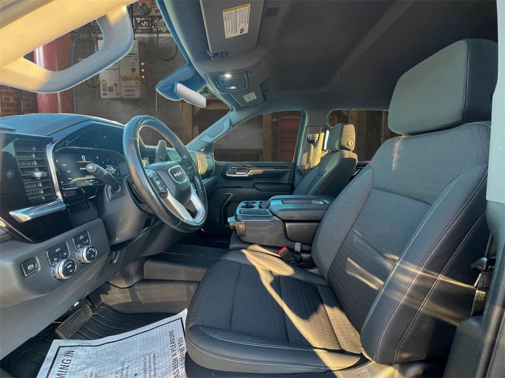 used 2023 GMC Sierra 1500 car, priced at $33,139