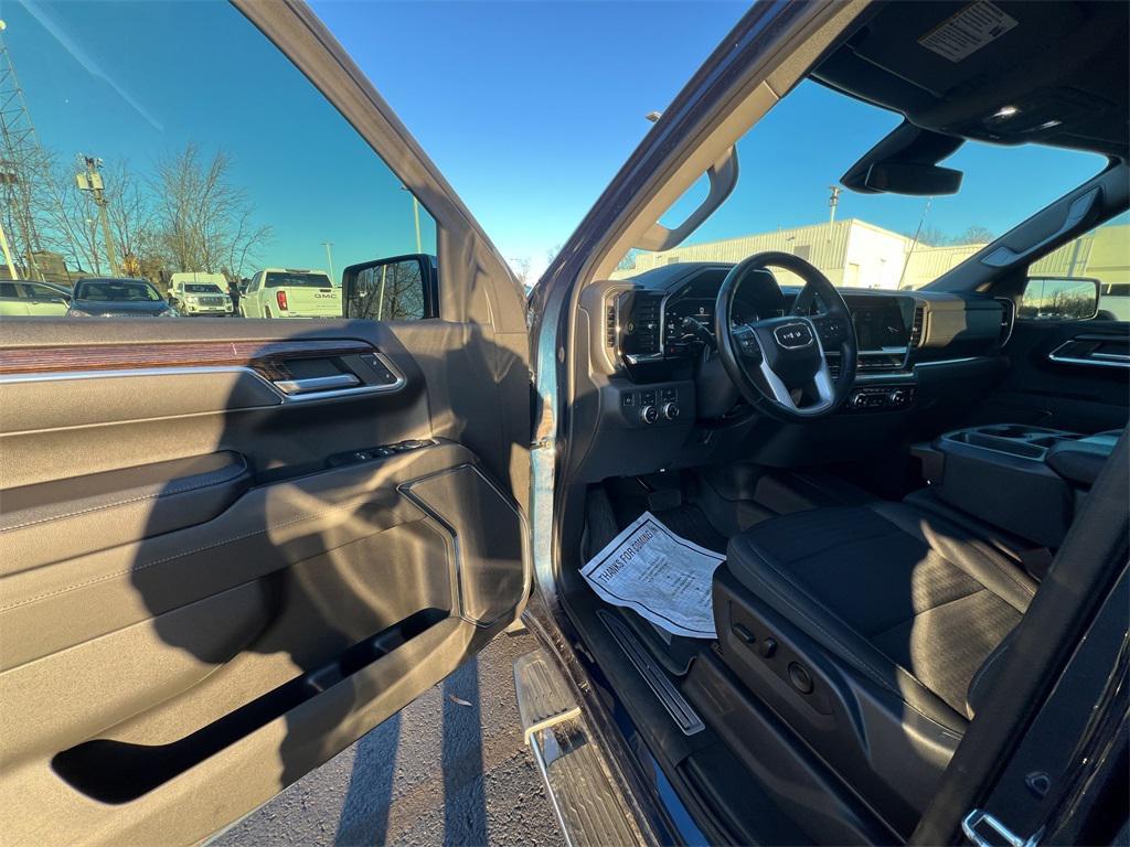 used 2023 GMC Sierra 1500 car, priced at $33,139