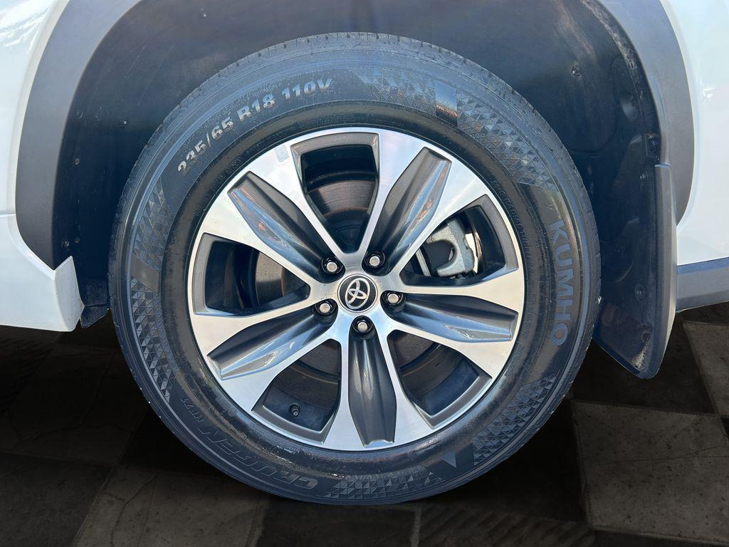 used 2022 Toyota Highlander car, priced at $37,161
