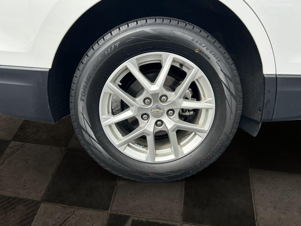 used 2024 Chevrolet Equinox car, priced at $20,367