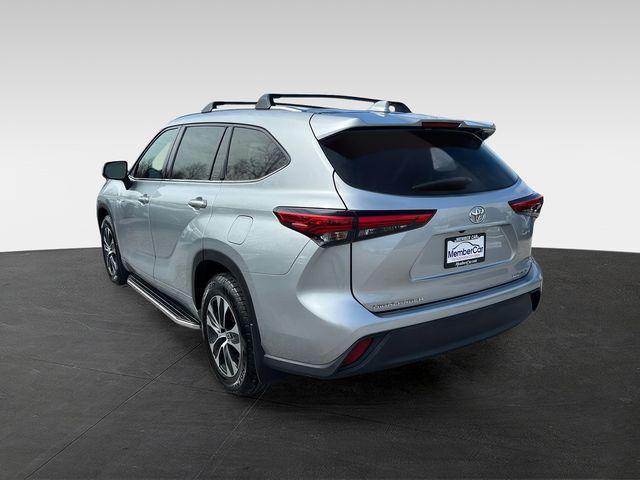 used 2020 Toyota Highlander car, priced at $31,481