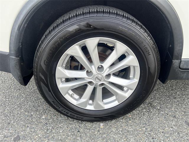 used 2015 Nissan Rogue car, priced at $9,981