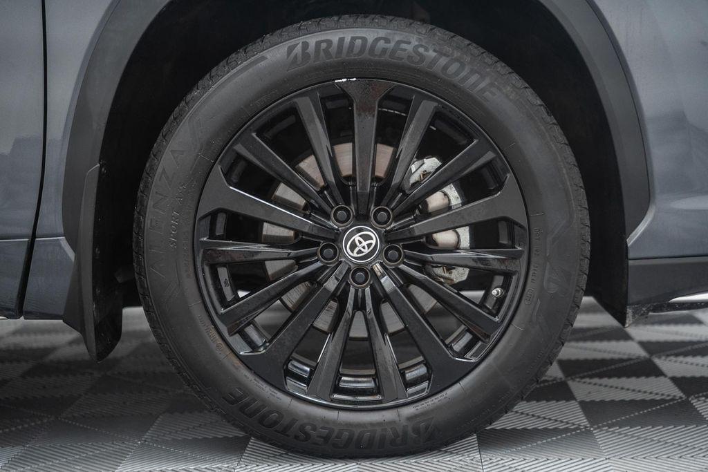 used 2023 Toyota Highlander car, priced at $40,500