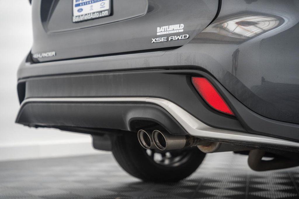 used 2023 Toyota Highlander car, priced at $40,500