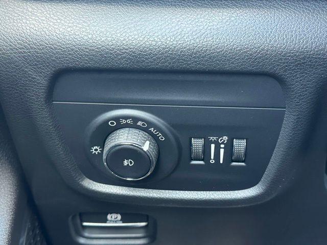 new 2025 Jeep Grand Cherokee car, priced at $54,836