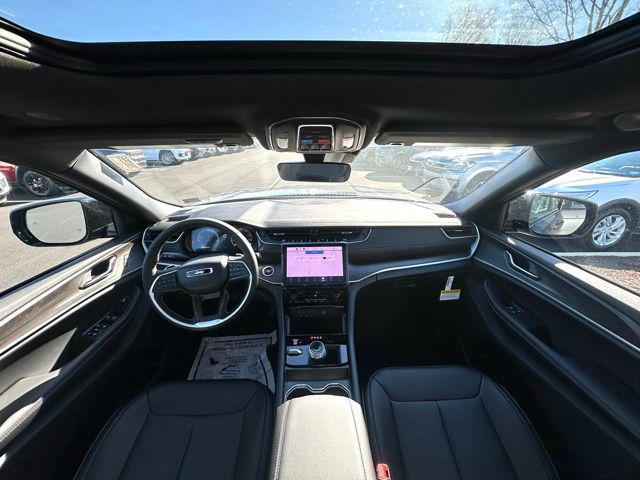 new 2025 Jeep Grand Cherokee L car, priced at $50,394